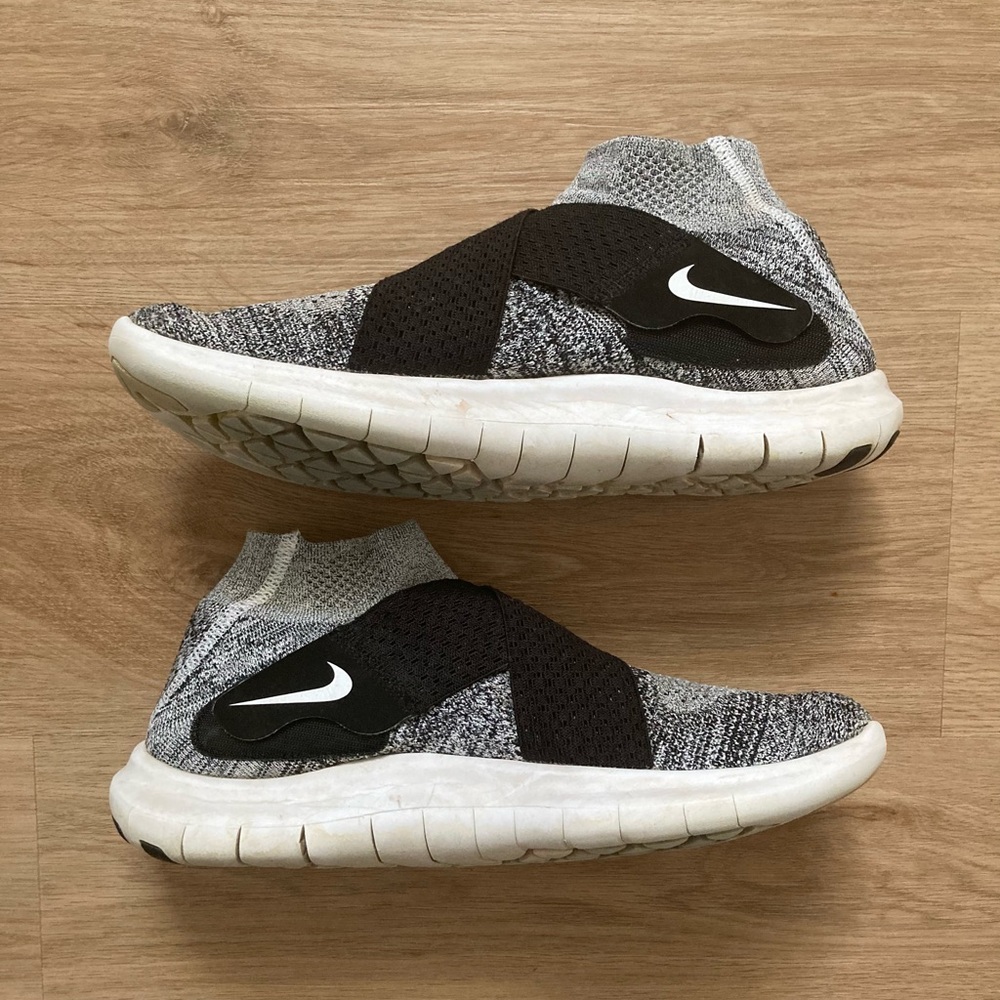 Nike Free Run Motion Flyknit Shoes